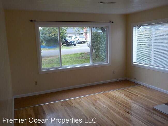 Building Photo - 2 br, 2 bath House - 325 S. Hazel St.