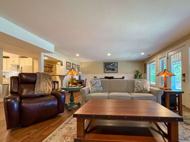 Foto del edificio - 3080 W Sequim Bay Rd