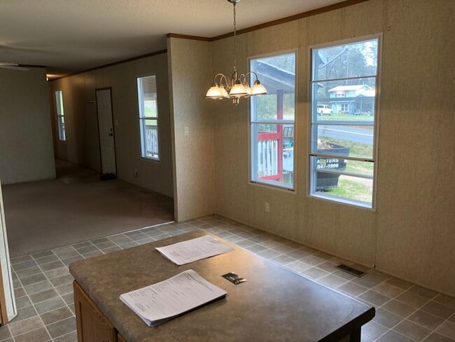 Building Photo - Cozy 1,120 sqft home is a 3 BR, 2 BA MH