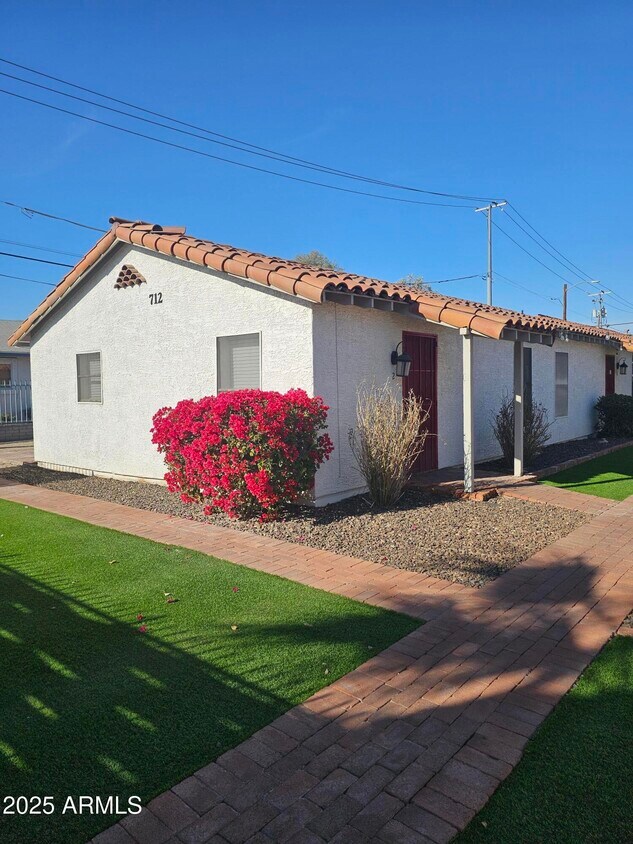 Foto principal - 712 W Taylor St
