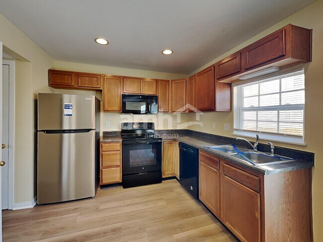 Foto del edificio - 11534 planewood Ct