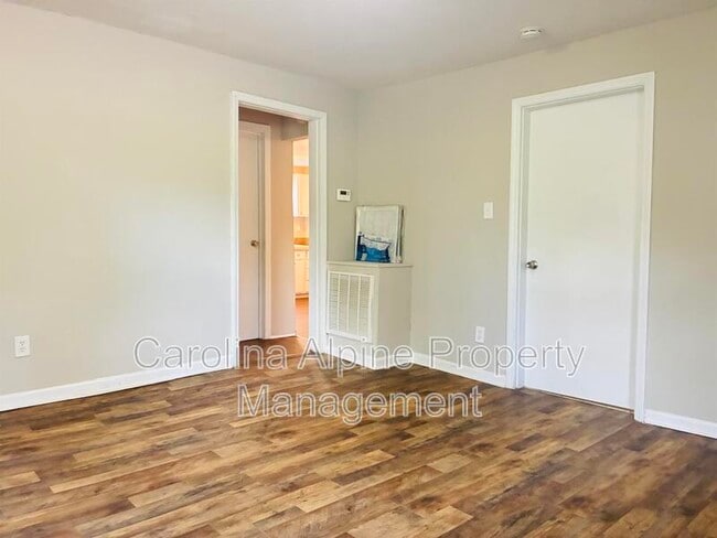 Foto del edificio - 202 W Sullivan St