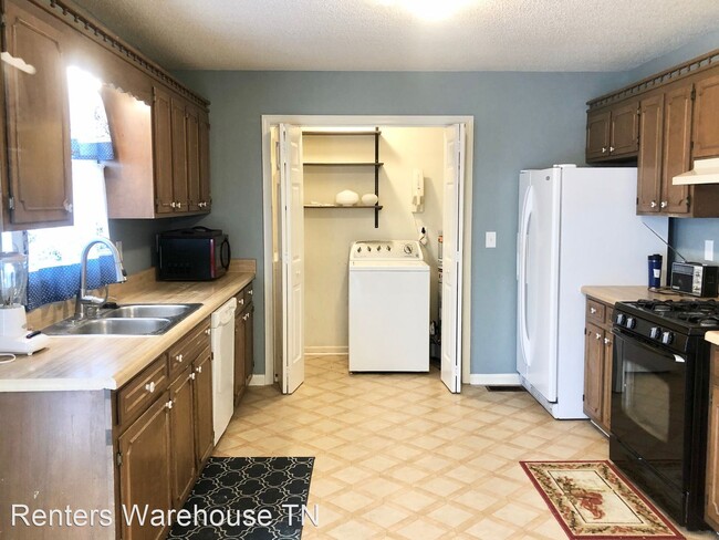 Building Photo - 3 br, 2 bath House - 582 Sharondale Drive