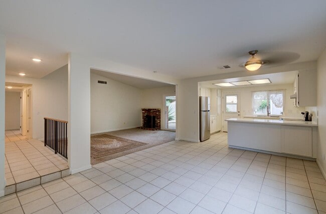 Building Photo - 3722 N Miami Ave