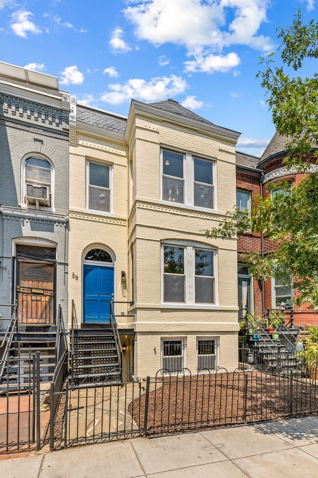 Photo - 39 New York Ave NW (Washington, DC) Townhome
