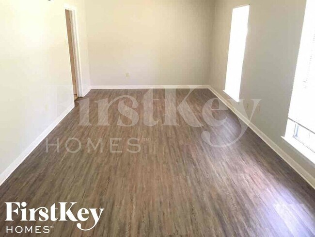 Foto del edificio - 5607 Sweet Gum Dr