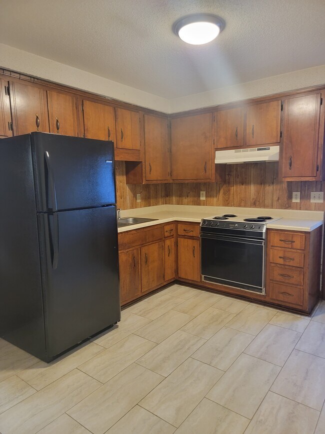 Kitchen - 3351 John Taylor Rd