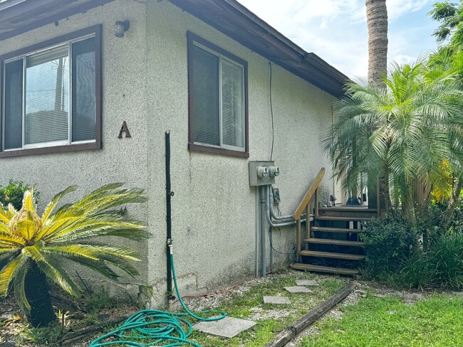 Foto del edificio - Cozy Island Duplex steps from the beach!