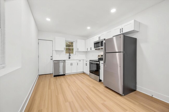 Photo - 143 N Conestoga St Townhome