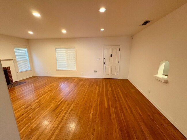 Foto del edificio - Updated and Stunning 2bed/1bath home in Mi...