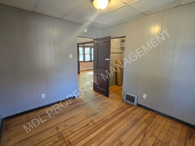 Building Photo - 3-Bedroom House in Saginaw