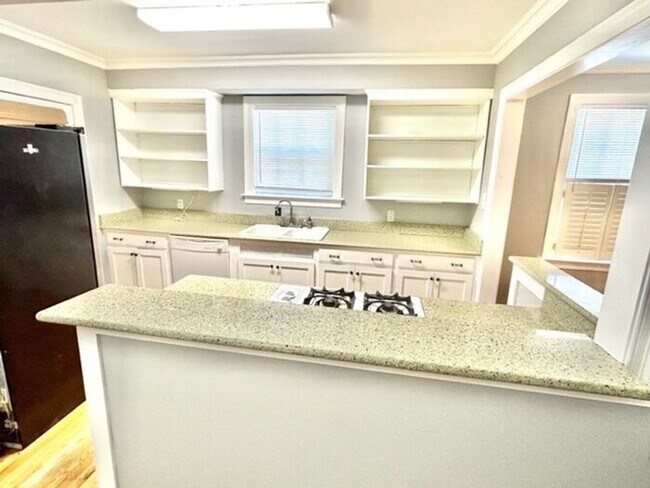 Foto del edificio - Open House, Wednesday, May 21, 2025 1 PM t...