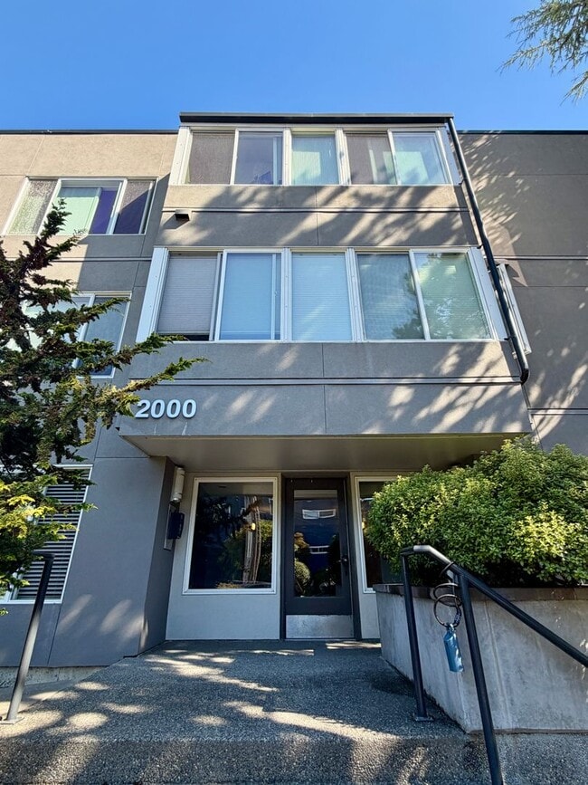 Building Photo - 2000 W Barrett St