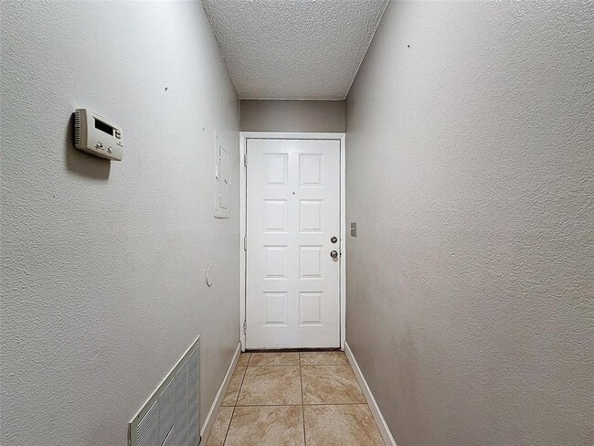 Building Photo - 7116 Barclay Ave