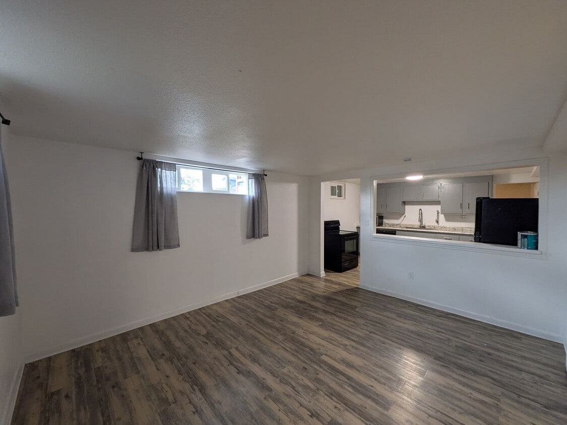 Photo - 4675 Newland Street - #B