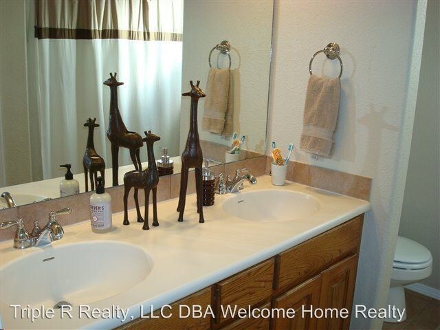 Building Photo - 4 br, 2.5 bath House - 317 Camino Real