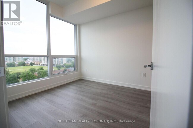 Building Photo - 10 De Boers Dr