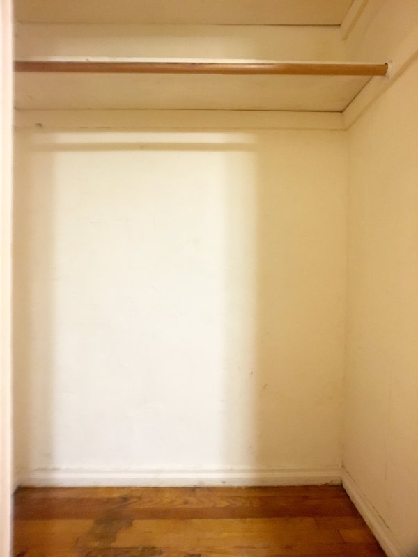 Building Photo - 729 W 186th St