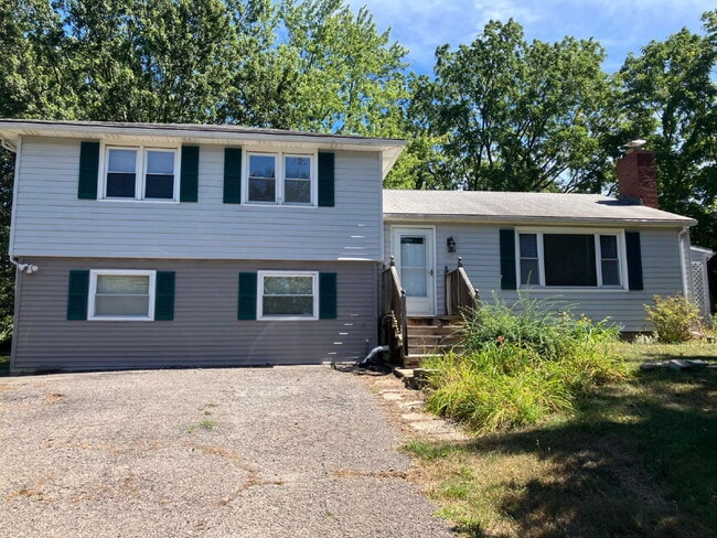 Building Photo - 3 bedroom 1900 sq ft house for rent in Fai...