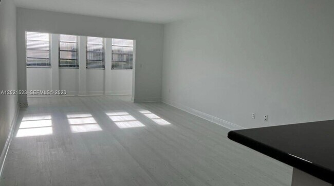 Building Photo - 9159 SW 77th Ave