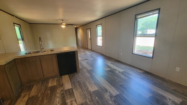 Foto del edificio - 5527 Lake View Dr