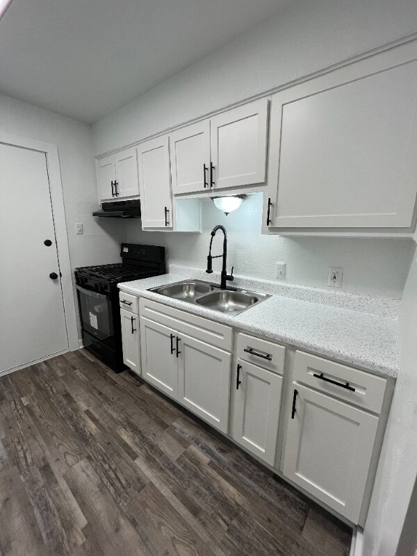Building Photo - 2507 Airport Cir