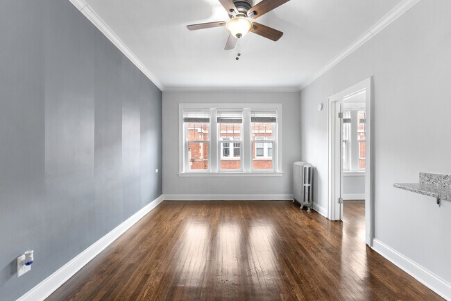 Foto del edificio - 6112 N Winthrop Ave