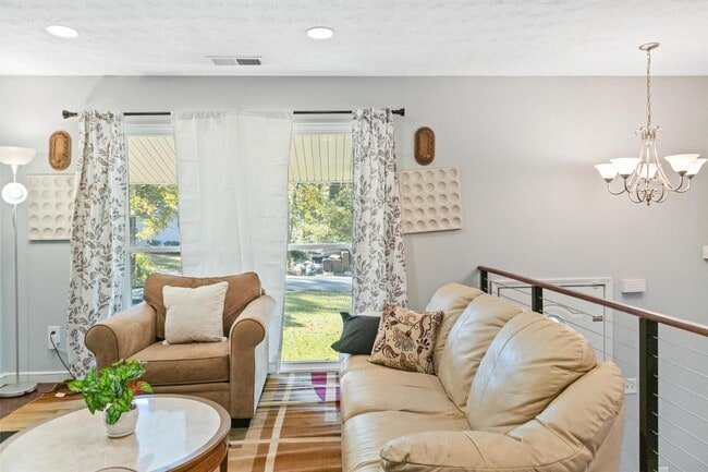 Photo - 4942 Sheila Ln House