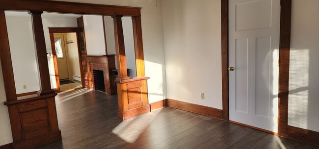 Living room / Dining room - 27 Orient St