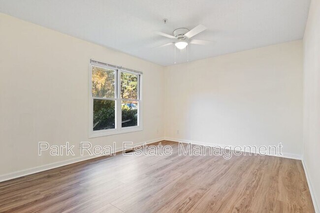 Foto del edificio - 121 Westview Dr