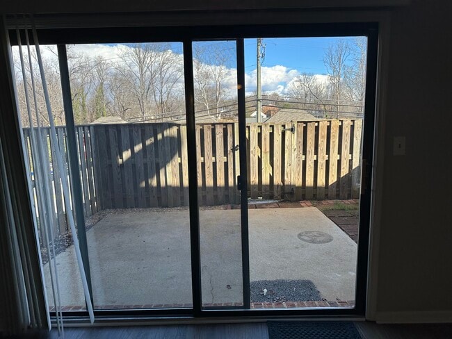 Patio - 3101 Link Rd