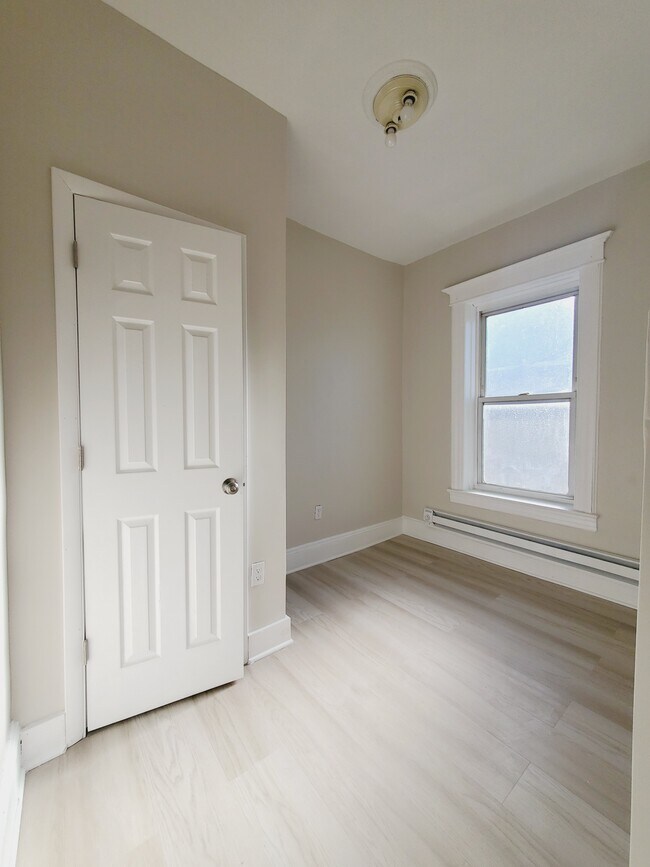 86 Bostwick Ave 3L - 95 Bostwick Ave