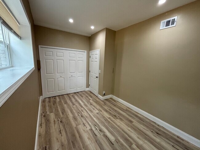 Foto del edificio - 3268 Briarwood Blvd