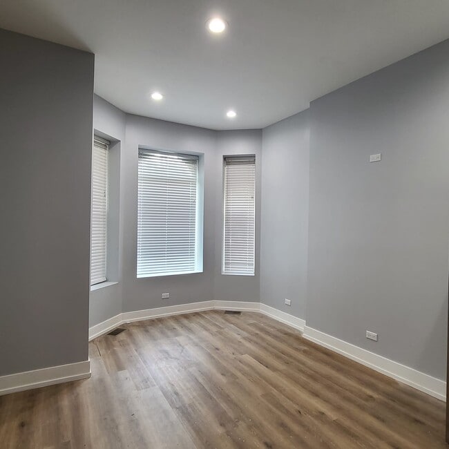 Living Space - 5935 S Indiana Ave