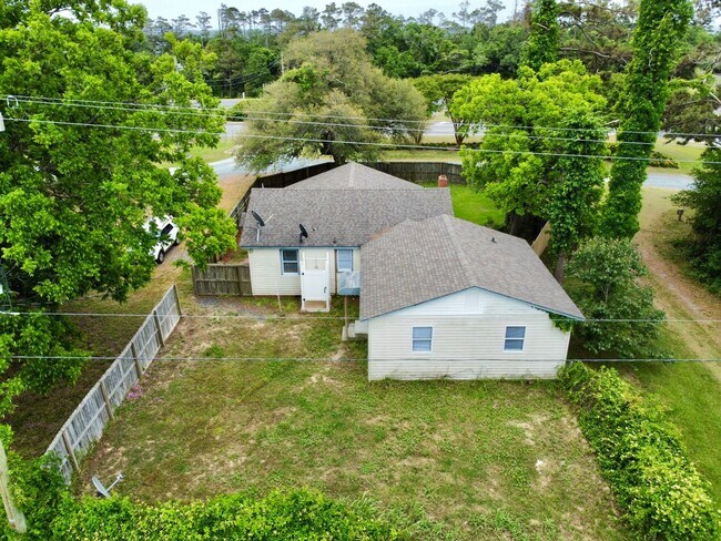 Foto del edificio - Point Harbor 5 bedroom 2.5 bath Annual Rental-Available 4/28