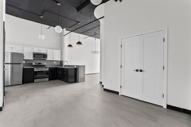 Building Photo - Burritt