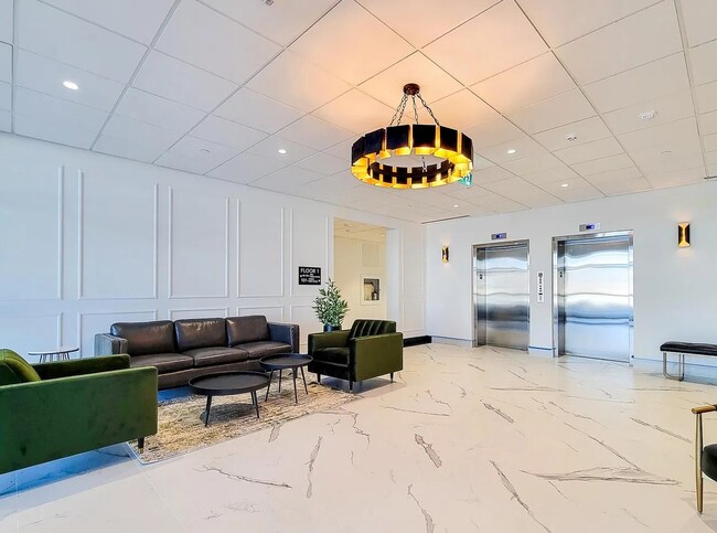 Building Photo - 1936 Rymal Rd E