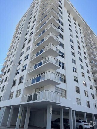 Building Photo - 1849 S Ocean Dr