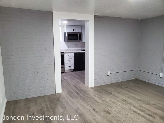 Building Photo - 351 S 300 E