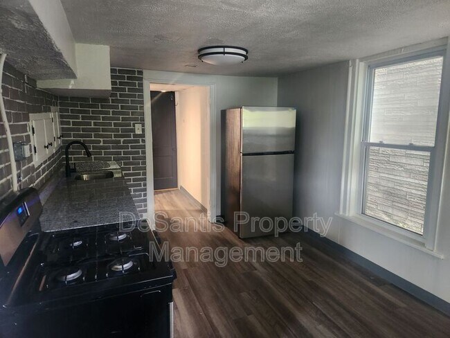 Foto del edificio - 133 Glenmore Ave