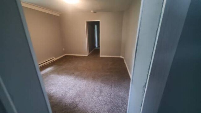 Foto del edificio - 630 N Cherry St