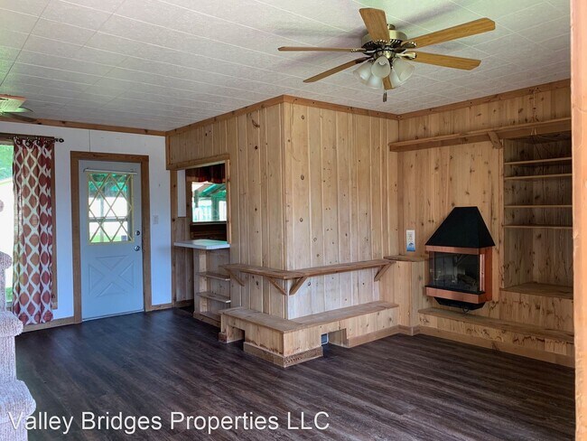 Building Photo - 2 br, 2 bath House - 353 6th Ave SE