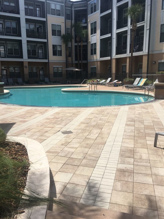 Foto principal - 105 W Colonial Dr