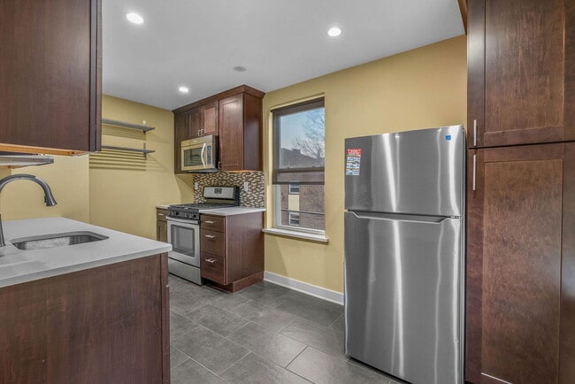 Building Photo - 1183 S 13th St