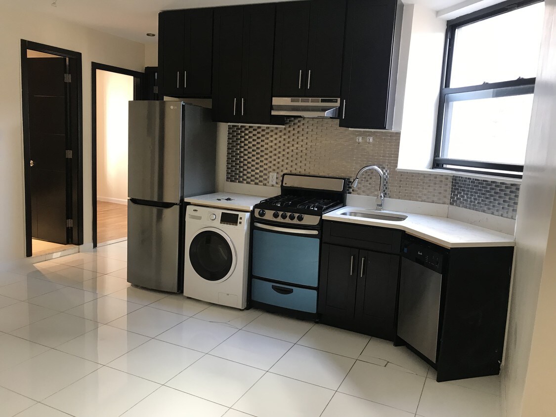 Primary Photo - 235 W 109th St