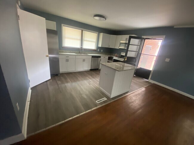 Foto del edificio - 3128 Truman St