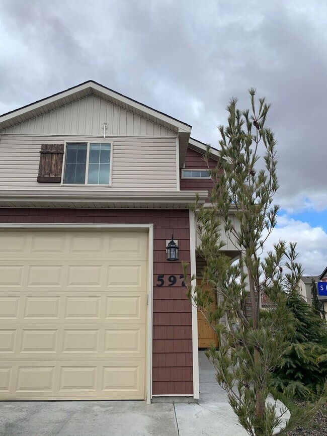 Foto del edificio - 597 S Grey Pine Ln