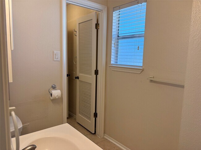 Foto del edificio - 1007 Stoneleigh Ct