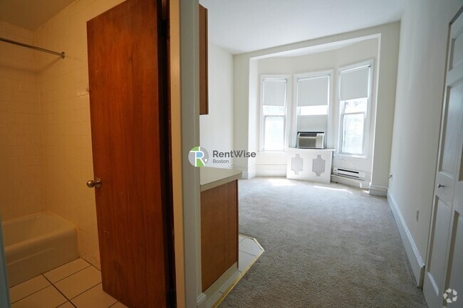 Building Photo - 1223 Beacon St