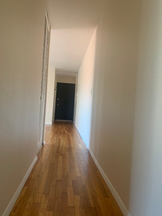 28 Regency Park Dr Unit 28, Agawam, MA 01001 Condo for Rent in Agawam